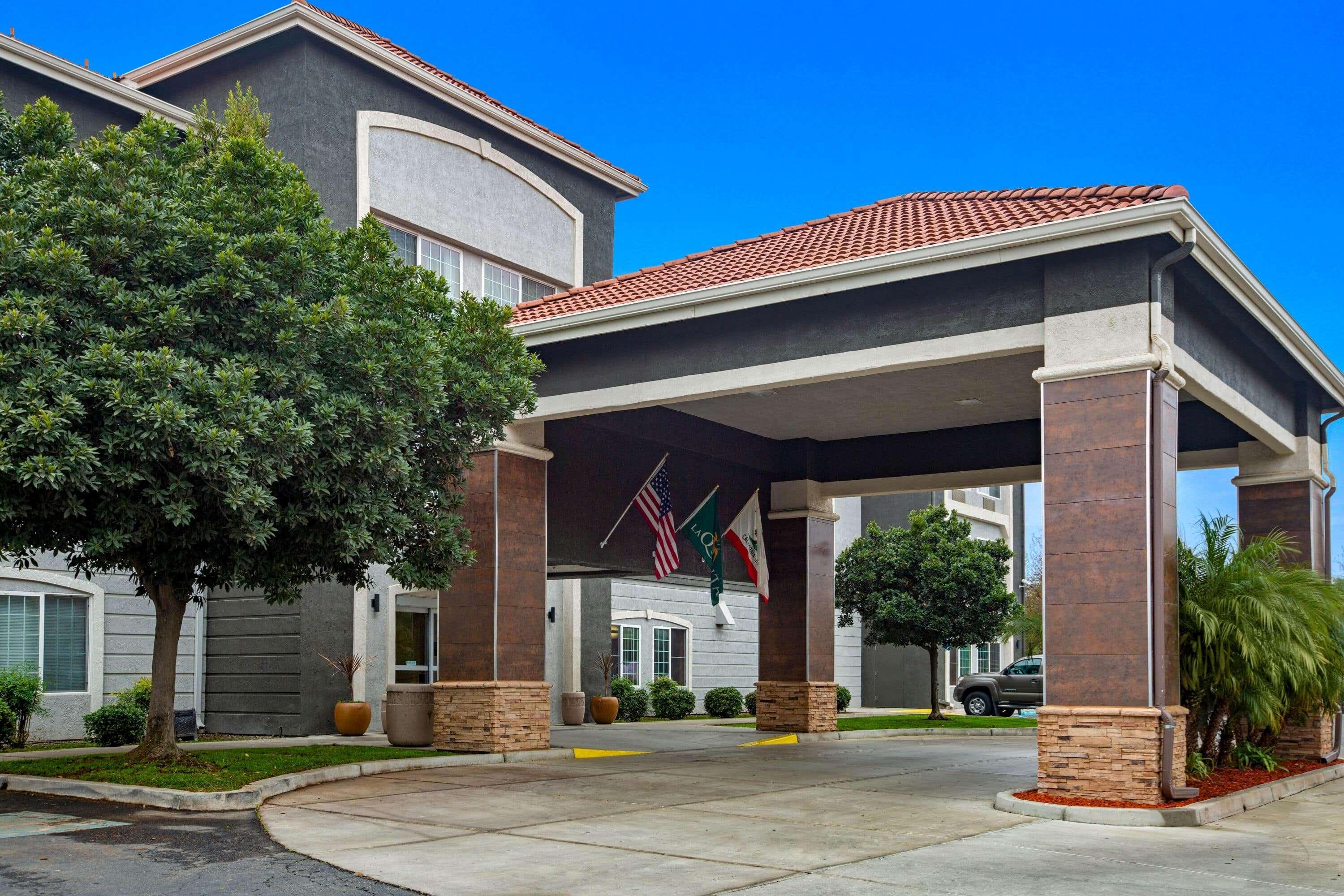 La Quinta By Wyndham Visalia/Sequoia Gateway Hotel Exterior photo