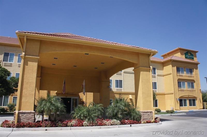 La Quinta By Wyndham Visalia/Sequoia Gateway Hotel Exterior photo